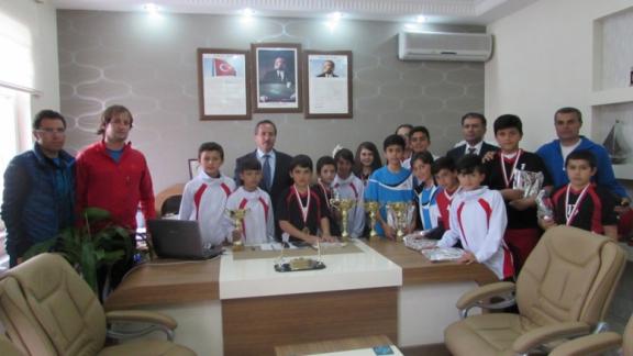 TOKİ Şehit Levent Çetinkaya Ortaokulunun Başarılı Sporcuları Ziyarete Geldi