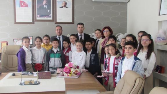 Sahra Galip Özsan İlkokulu Öğrencileri Müdürümüzü Ziyaret Ettiler