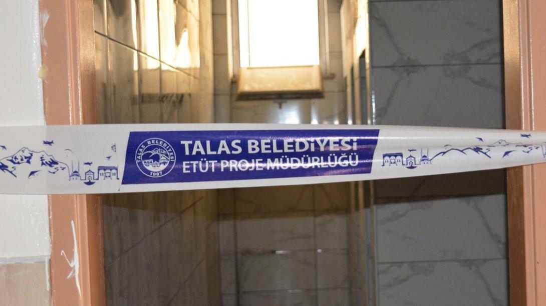 Talas Belediyesi TOKİ Şehit Levent Çetinkaya İlkokulu Tuvaletlerini Yeniledi