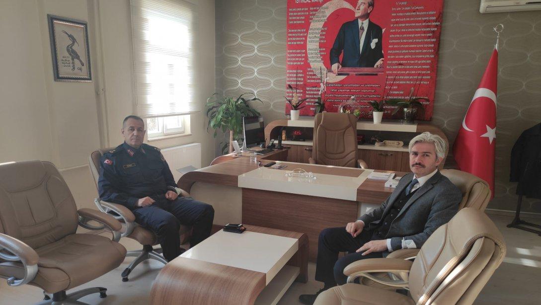 Talas İlçe Jandarma Komutanı Öğretmenler Günü Münasebetiyle Müdürlüğümüzü Ziyaret Etti