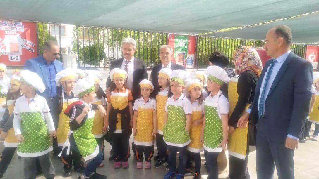 İlçe Milli Eğitim Müdürümüz Sayın Mustafa Elmalı Tekden Özel İlkokulu Kermes Açılışına Katıldı