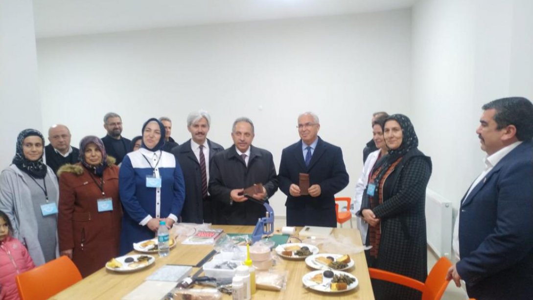 Talas Belediyesi - Halk Eğitim işbirliğiyle Başakpınar Mahallemizde Aksesuar Yapma kursu