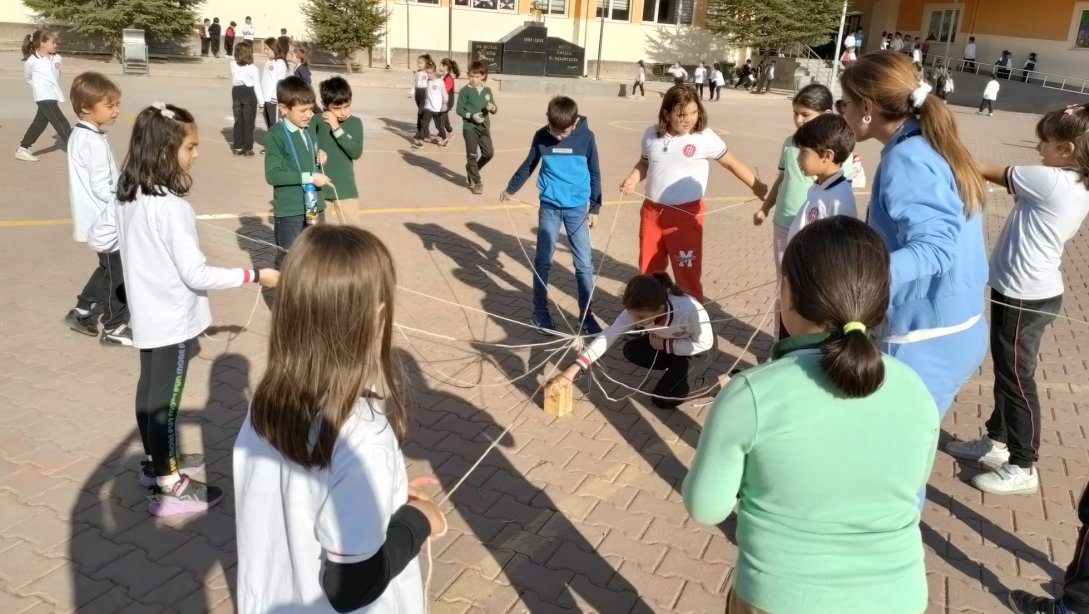 İlkokul Fiziksel Etkinlik Oyunları ve Geleneksel Çocuk Oyunları etkinlikleri
