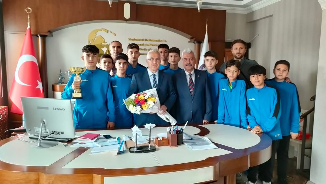 Salon Futbolu (Futsal)-Yıldız Erkekler kategorisinde yarışarak Türkiye 2. Takımımız