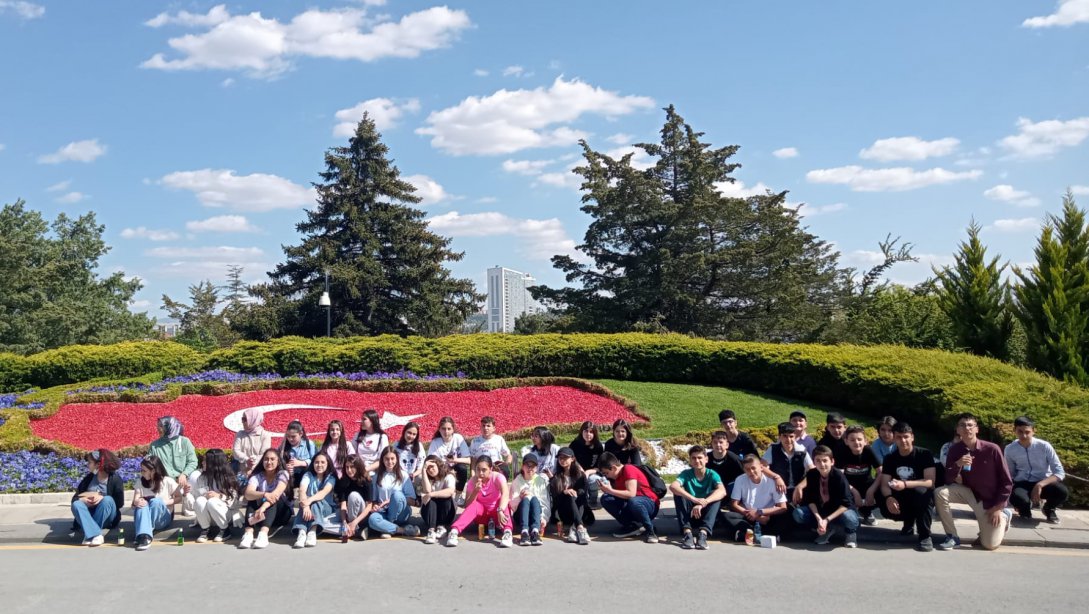 Sahra Galip Özsan Ortaokulu Öğrencileri TBMM ve Anıtkabir Ziyareti Yaptı