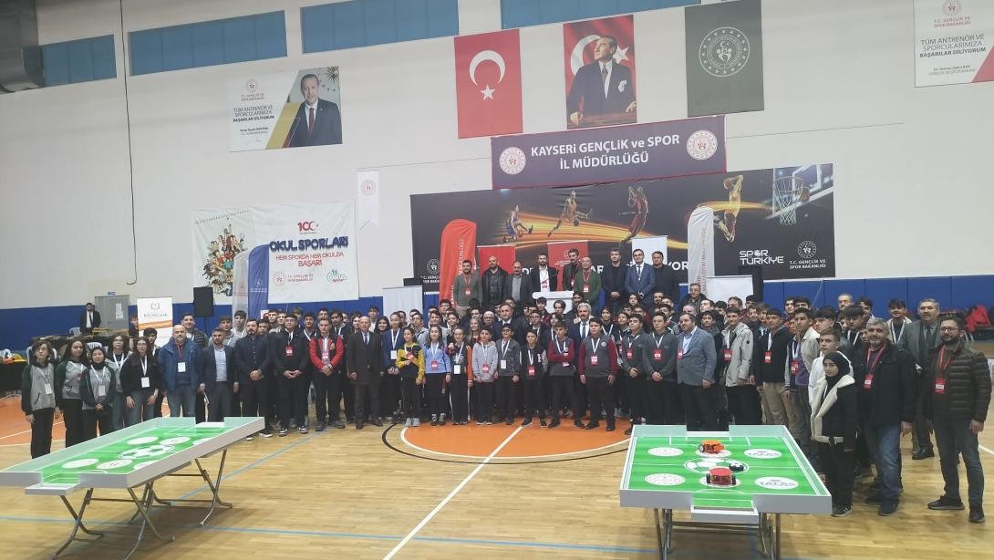 Kayseri'de GENÇTEK Robot Futbol Ligi'nin lansmanı yapıldı.